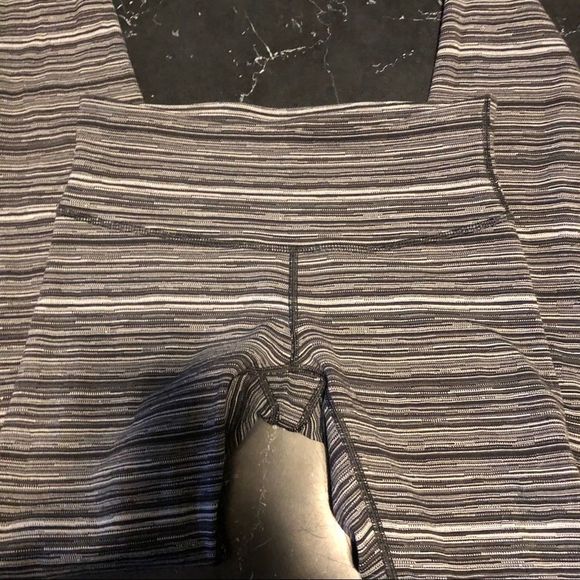 Lululemon WUP size 4 - Picture 6 of 11